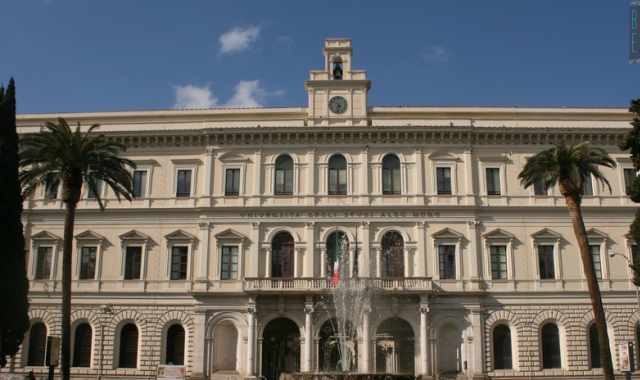 Coronavirus, si sblocca l'accesso ai plessi dell'Universit di Bari: ecco cosa fare